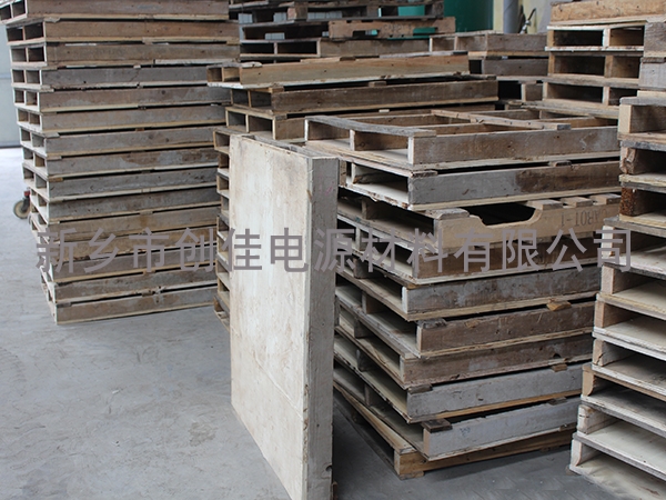 各種型號(hào)木質(zhì)托盤